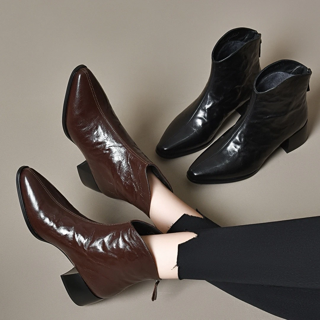 尖头骑士靴女2025新款粗跟美拉德靴子时尚手抓纹牛皮复古百搭短靴