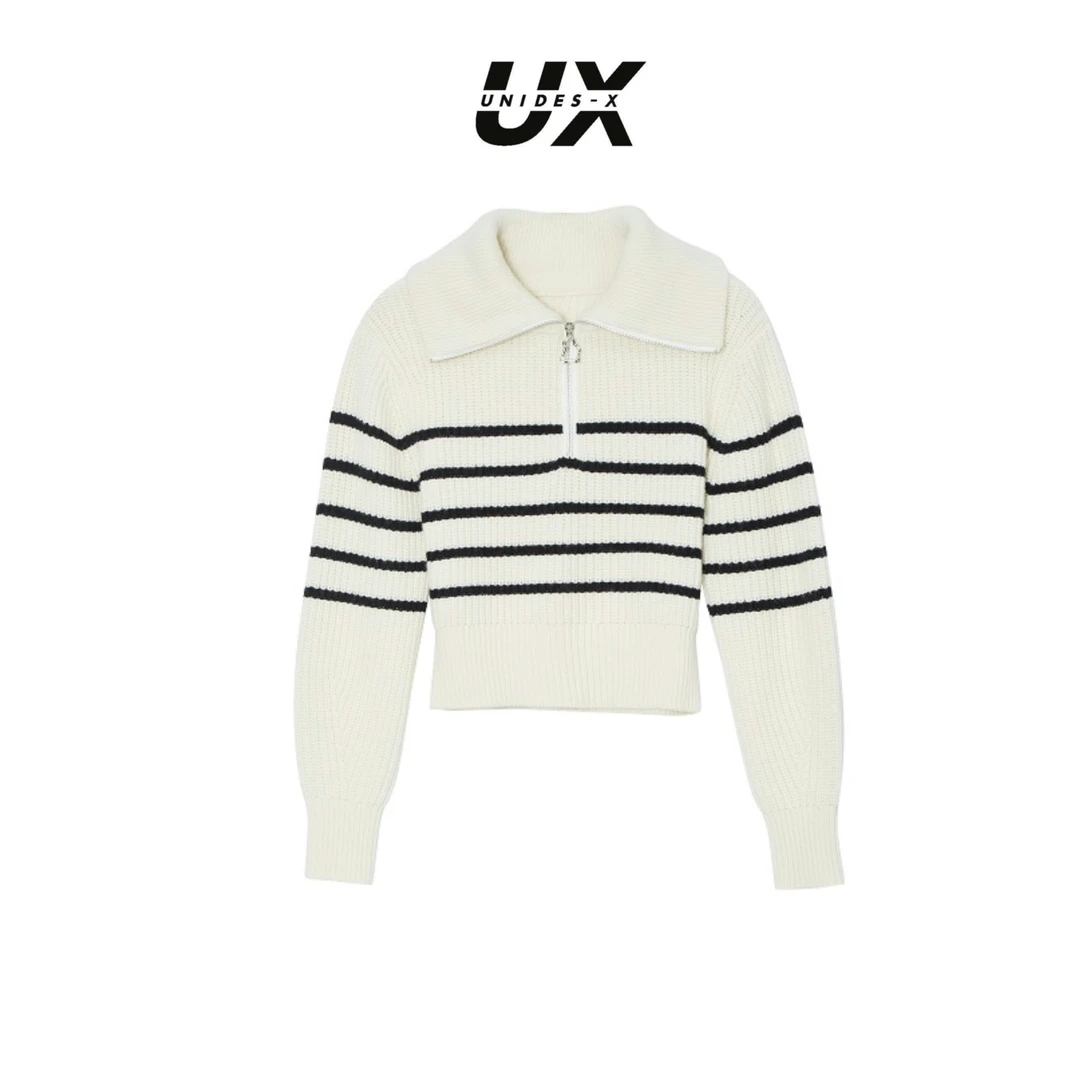 UX 秋冬新款 设计感时髦立领短款收腰白色条纹针织毛衫女