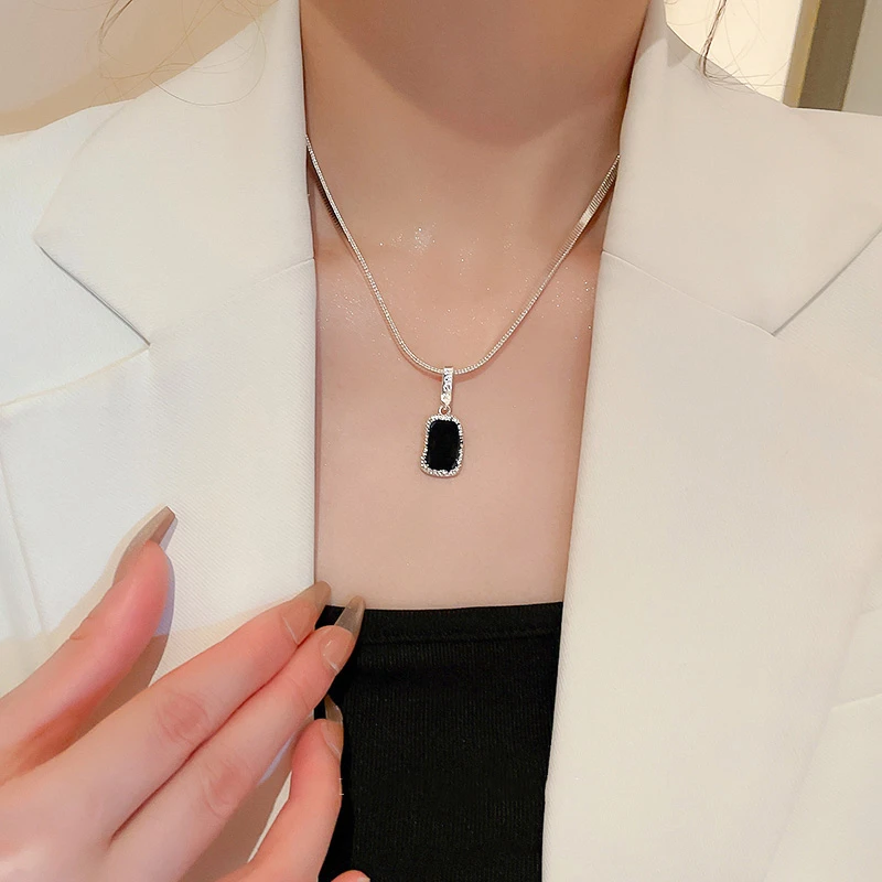 钛钢项链 法式蛇骨链项链女高级设计感小众锁骨链爆款毛衣链配饰