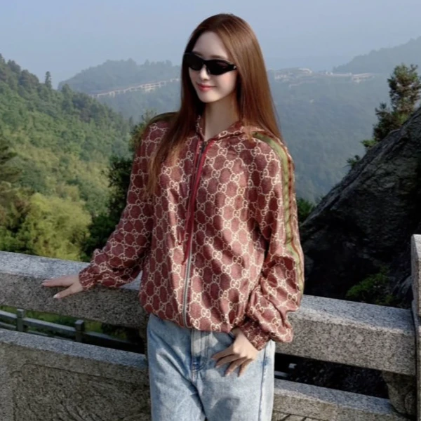 99新 GUCCI/古驰 小花汤汤/P234035524/棕色蚕丝满logo夹克