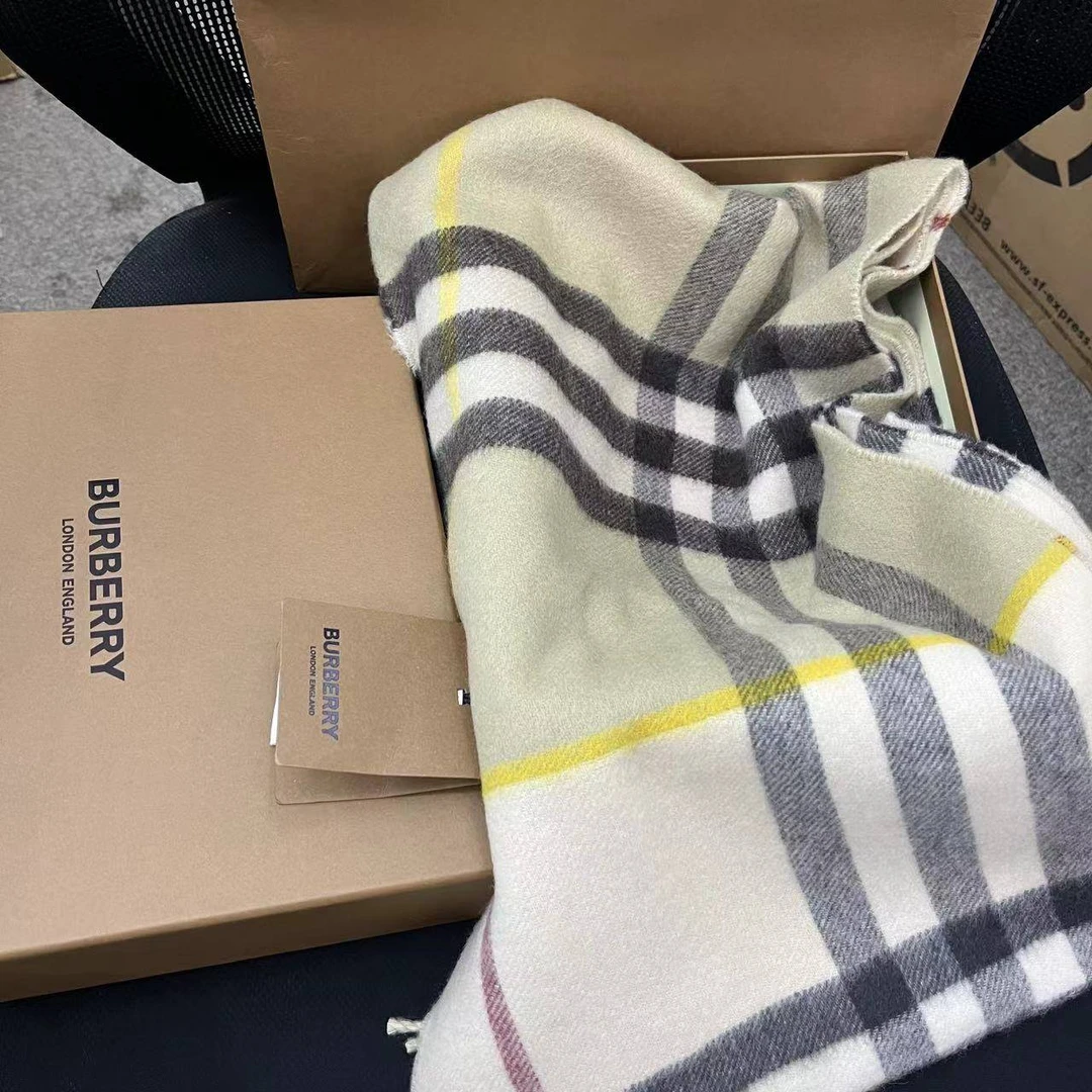99新 BURBERRY/博柏利 P224933375/TP016785 巴宝莉 格纹拼色围巾
