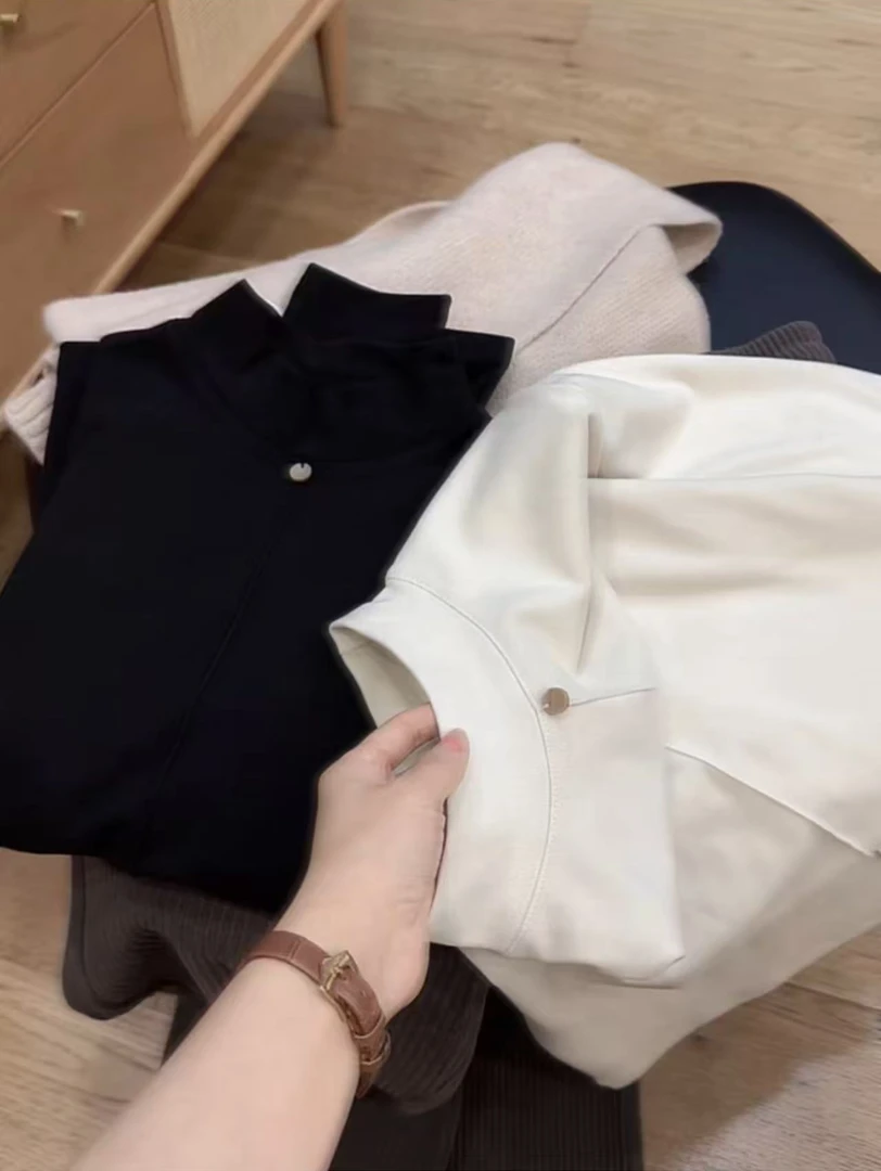 七言家拜尔绒鱼骨半高领贝壳扣打底衫