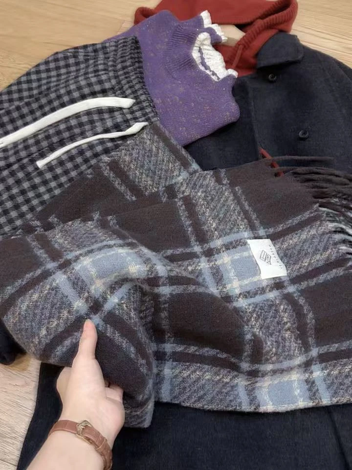 七言家 柔软灰蓝格保暖流苏围巾1