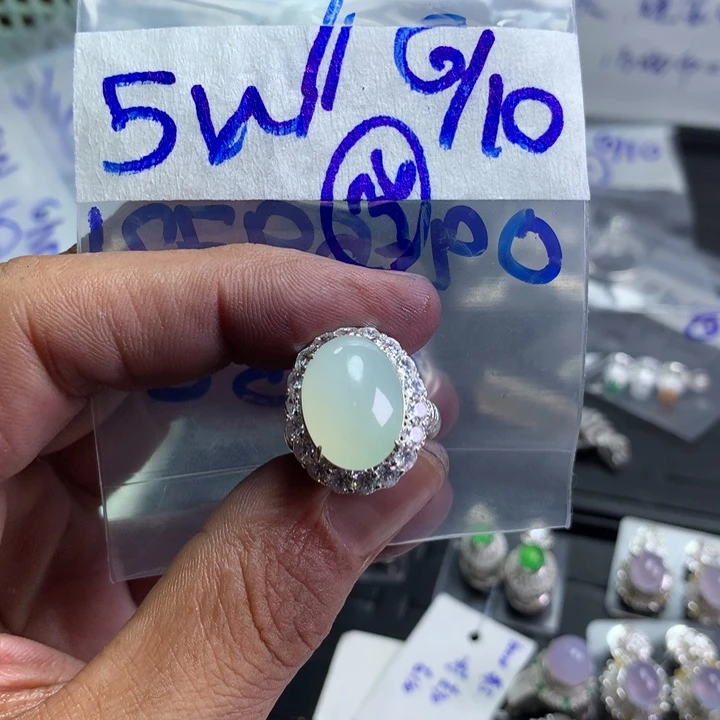 定制翡翠未镶嵌翡翠