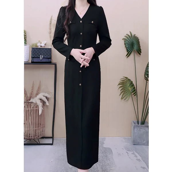 AXY112#新款V领轻奢时尚纽扣连衣裙显瘦气质洋气打底A字小黑裙