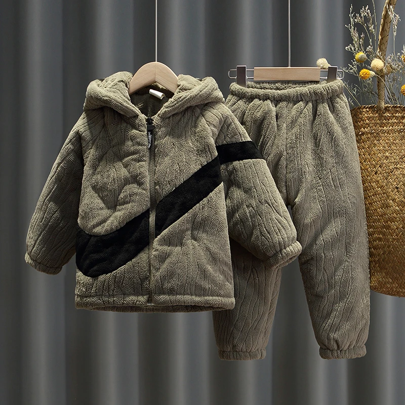 儿童冬季睡衣加厚款保暖棉服法兰绒男童三层夹棉加绒运动风家居服