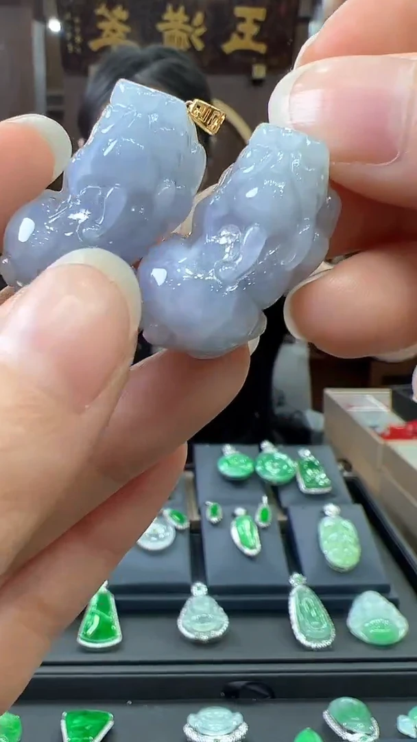 【闪购商品】翡翠颈饰18K金镶嵌貔貅（多样性发其一）