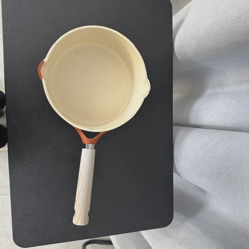 Bl橙红色20cm不沾奶锅(带盖)微瑕 介意勿拍