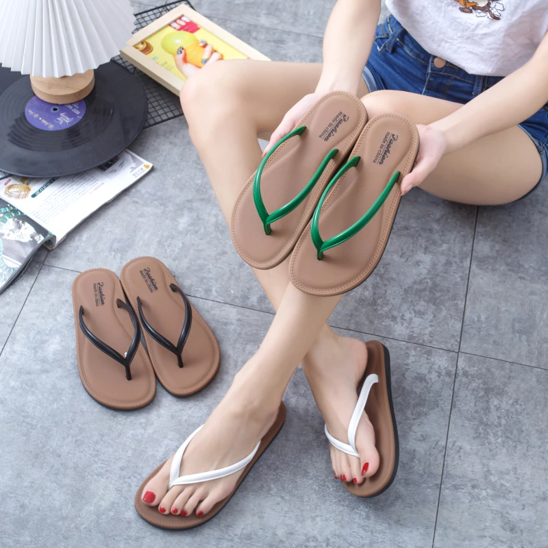 夏季休闲人字拖学生防滑沙滩女士夹趾拖鞋软底网红百搭人字拖鞋