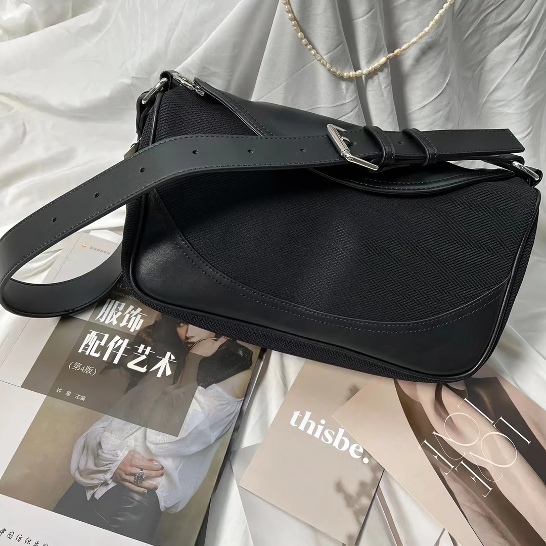 【小黑家】高端特定菠萝格拼接头层牛极简百搭休闲质感挎包男女同款