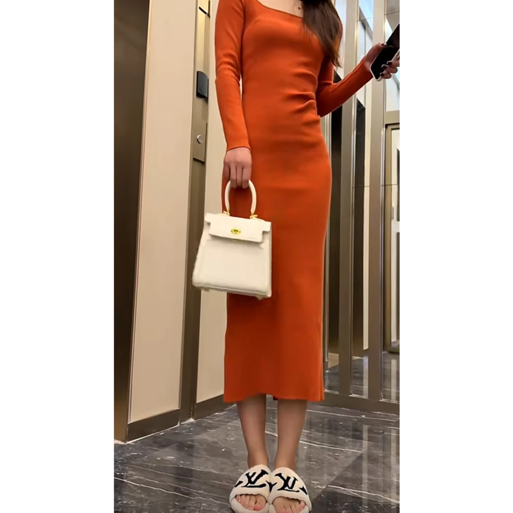 AA法式修身方领纯色长袖针织连衣裙秋冬气质打底内搭显瘦开叉长裙