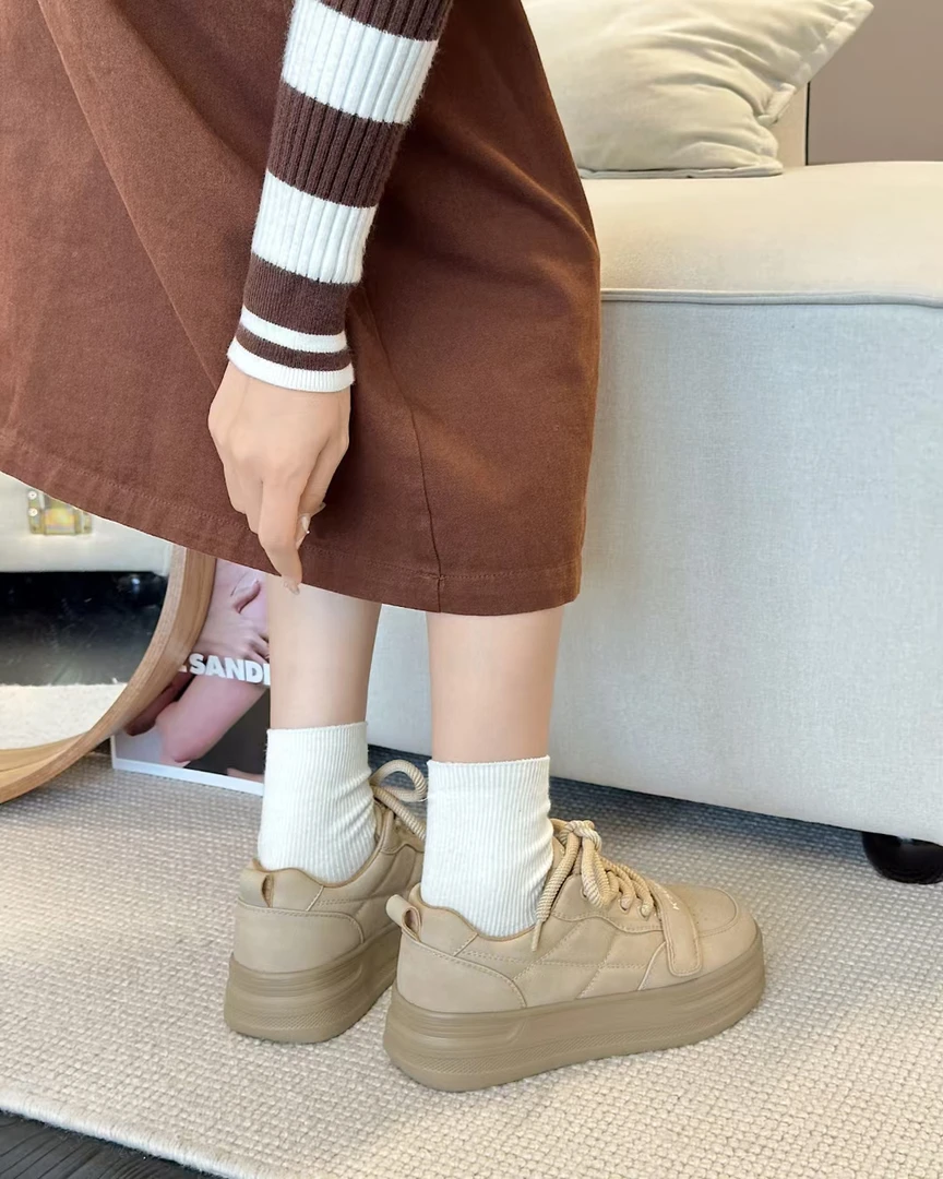 女士秋冬时尚百搭厚底运动休闲面包鞋板鞋