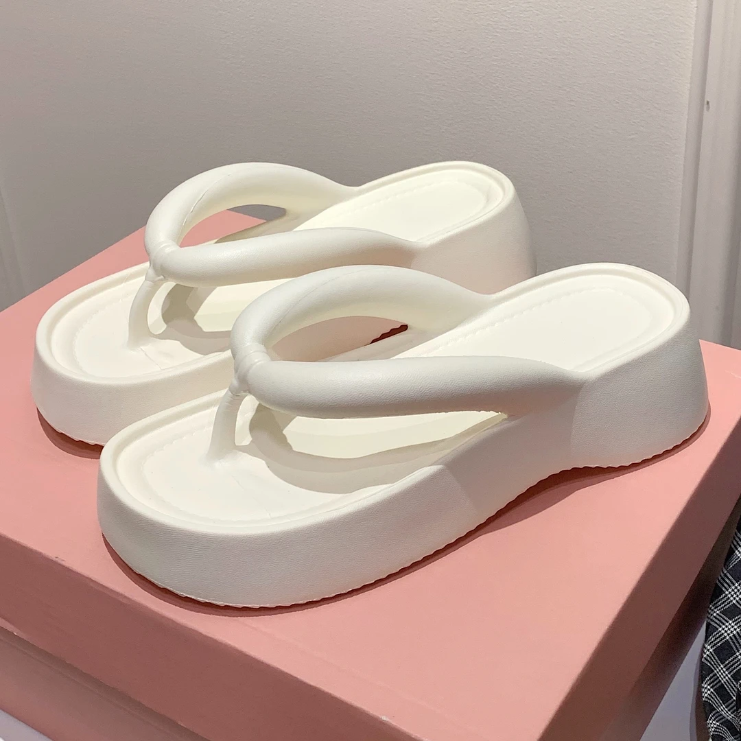 新款增高厚底人字拖夏季网红简约百搭户外防滑踩屎感夹脚凉拖鞋女