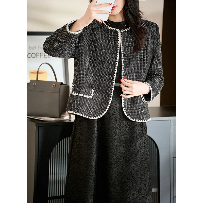 迪欧芙奢华精致高端外搭2024秋冬新款时尚百搭短外套女#QWT87436