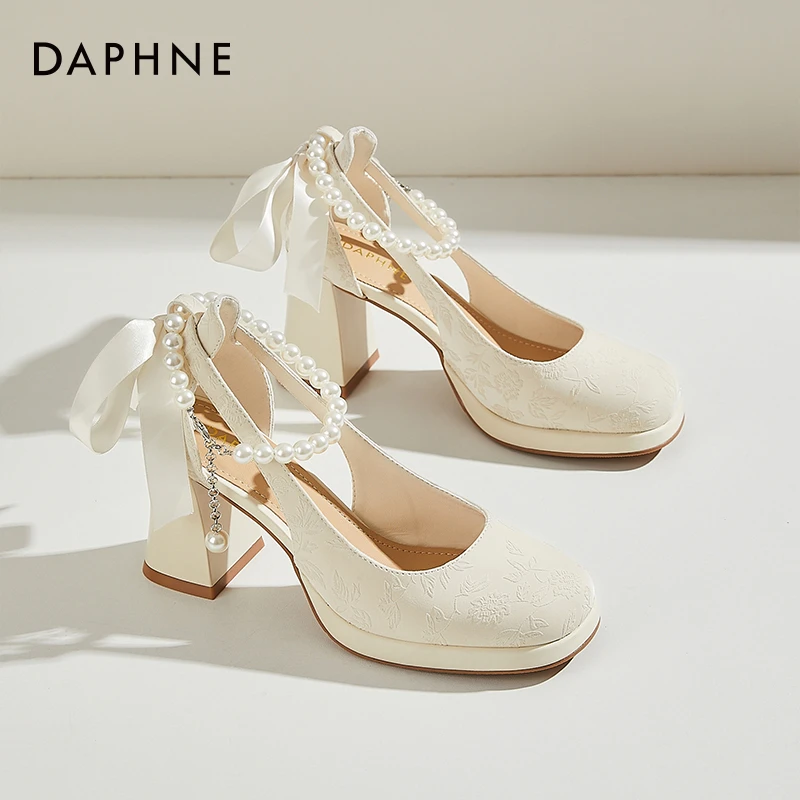 达芙妮白色玛丽珍凉鞋女鞋2024年夏季新款国风不累脚配裙子高跟鞋