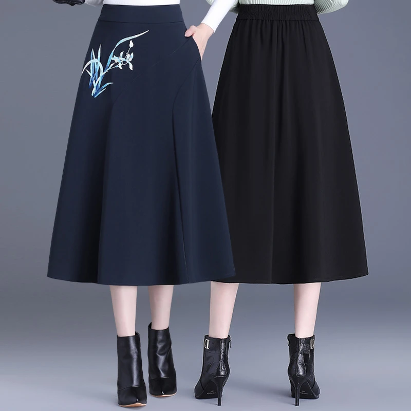 新中式国风刺绣半身裙女秋季2023新款中长小个子显瘦A字大摆伞裙