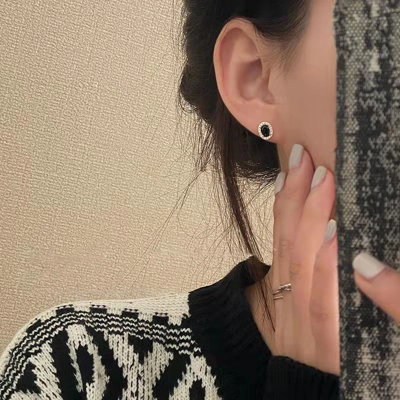 铜合金耳饰 E4705 睡觉不用摘高级感耳钉女简约小巧覆盖耳环
