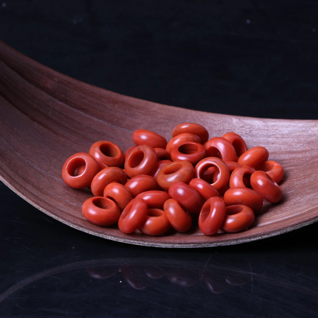 【蚂蚁珠宝】南红玛瑙雕刻7-8mm左右环扣一个v399（多样性发其一）