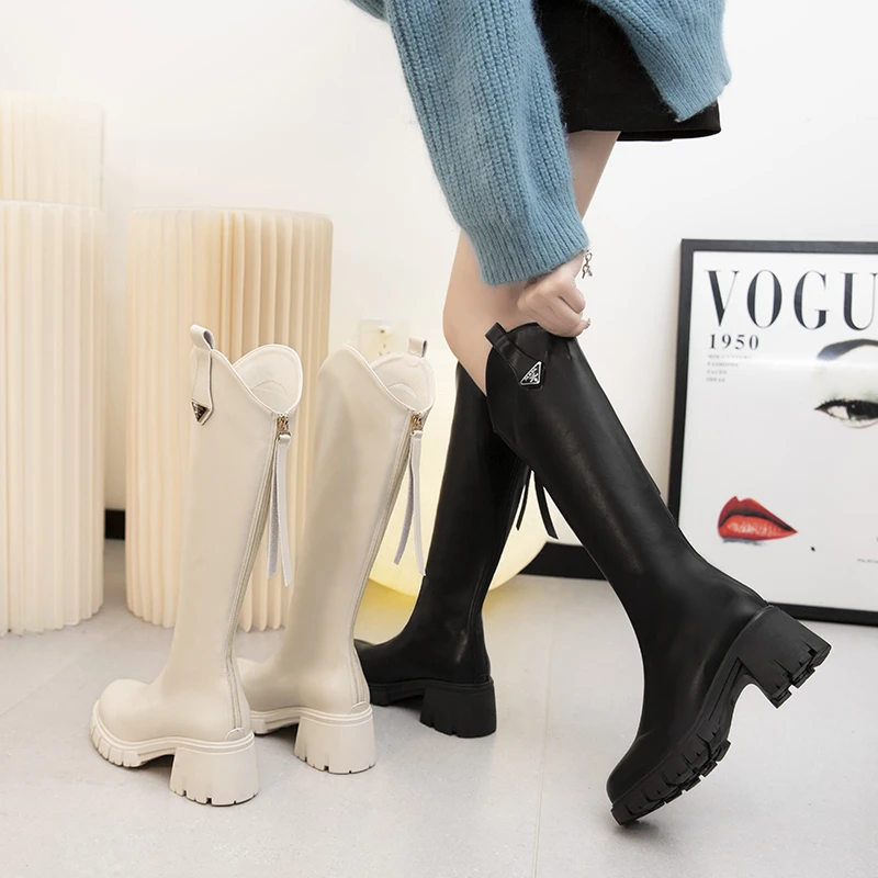 【6厘米跟高加绒】三角扣装饰高跟长靴8006