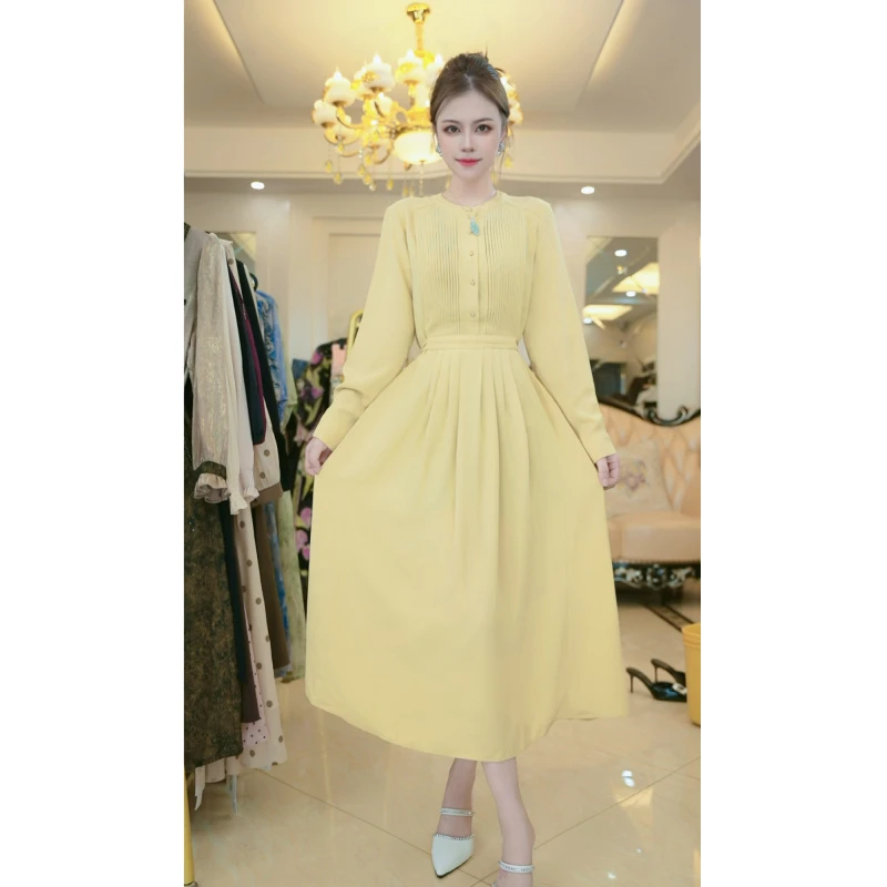 （梦想服饰）2024新款黄色显白超级显年轻秋款大码连衣裙102