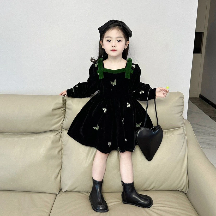 韩版童装女童2025春秋季连衣裙洋气新款蝴蝶刺绣公主裙黑色丝绒裙