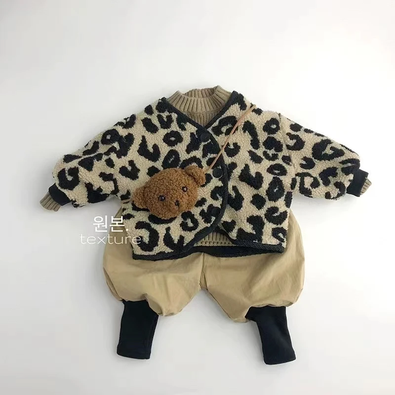 韩版童装儿童秋冬加绒加厚外套男童女童时尚豹纹潮款保暖毛毛衣