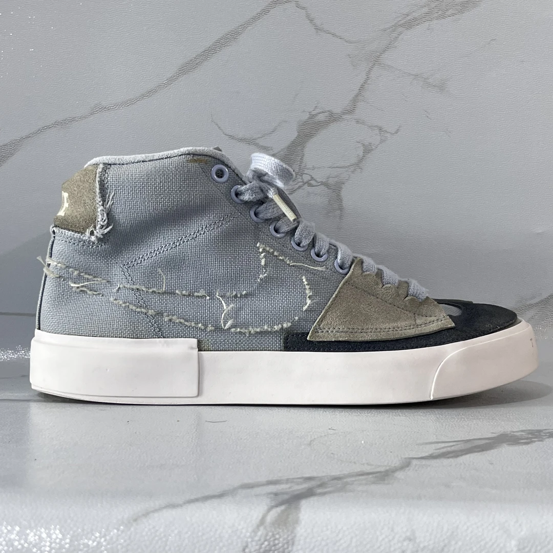 43码Nike SB 休闲鞋 牛仔浅蓝 公价1999 二手/鞋面瑕疵90新