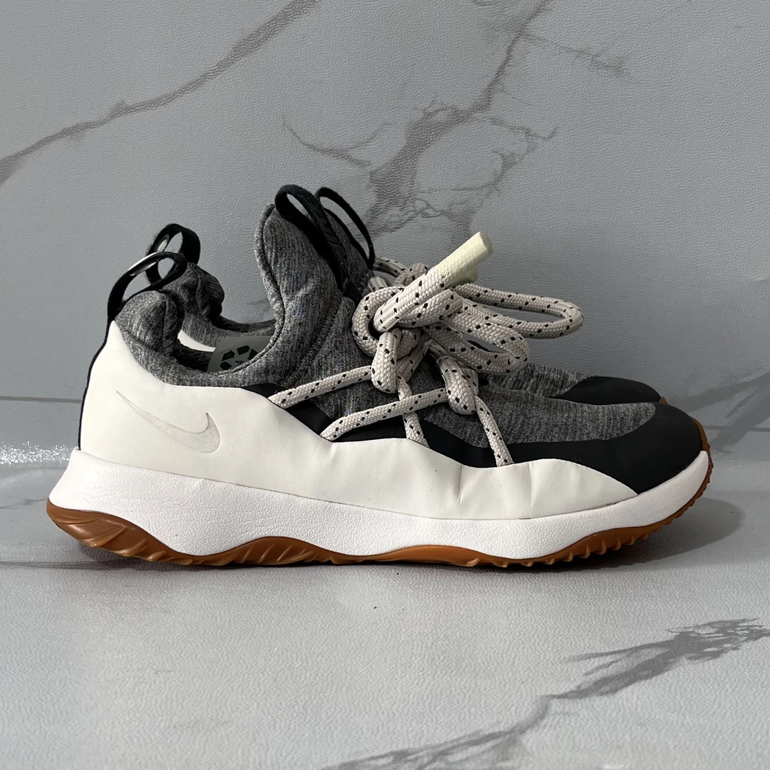 40码Nike City 休闲运动鞋 白蓝色 公价749 二手/90新