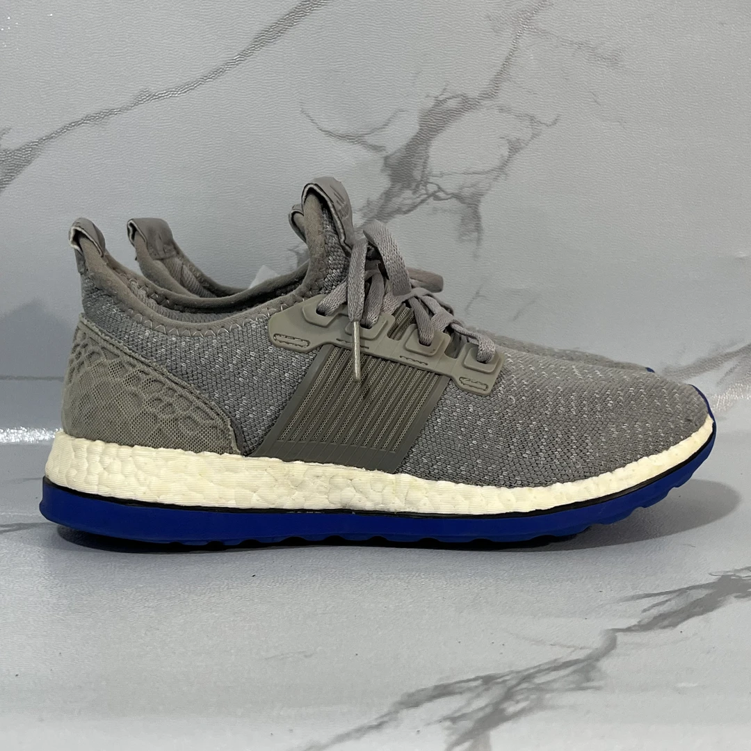 40码adidas boost1代 跑步鞋 二手/漆皮瑕疵90新