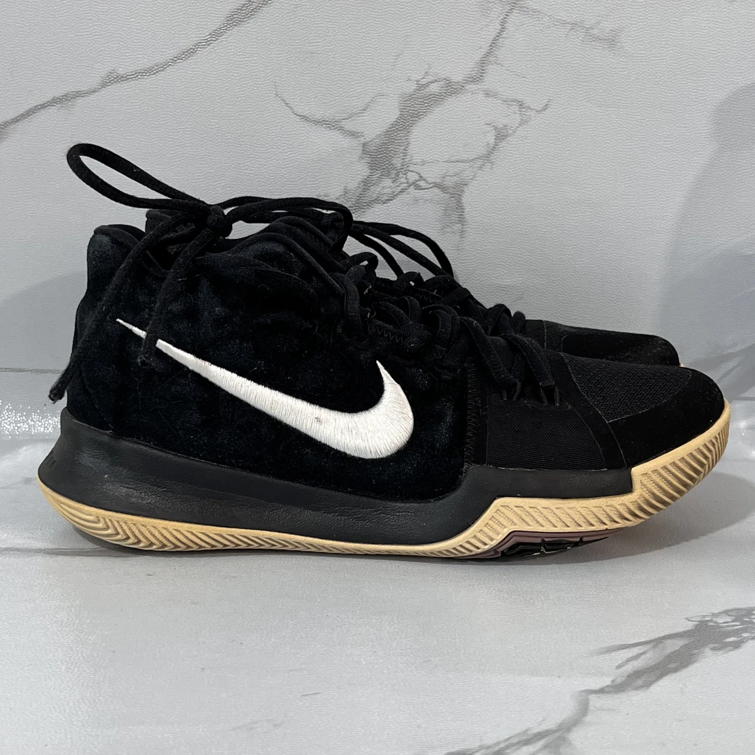 41码Nike 欧文3 实战篮球鞋 黑白公价2159 二手/90新