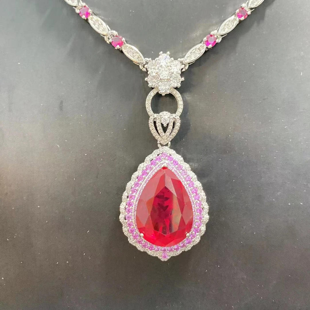 吊坠 时尚轻奢经典百搭气质精致女士吊坠红色B008