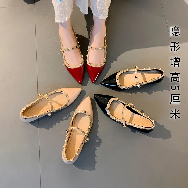 新款浅口铆钉玛丽珍女鞋漆皮小个子内增高单鞋百搭软底尖头低跟