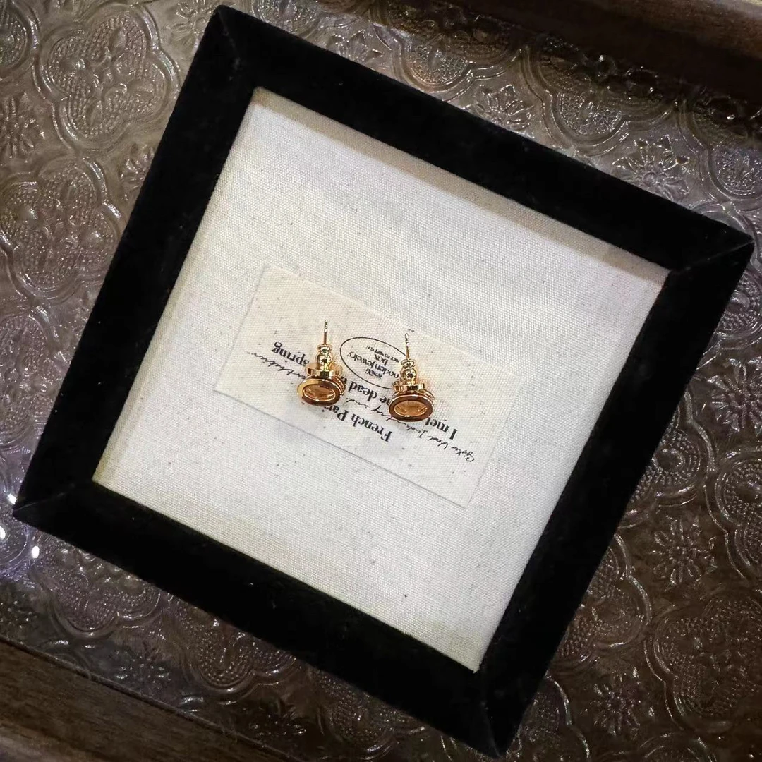 铜合金耳饰 百搭款黑色小字母耳钉-66308