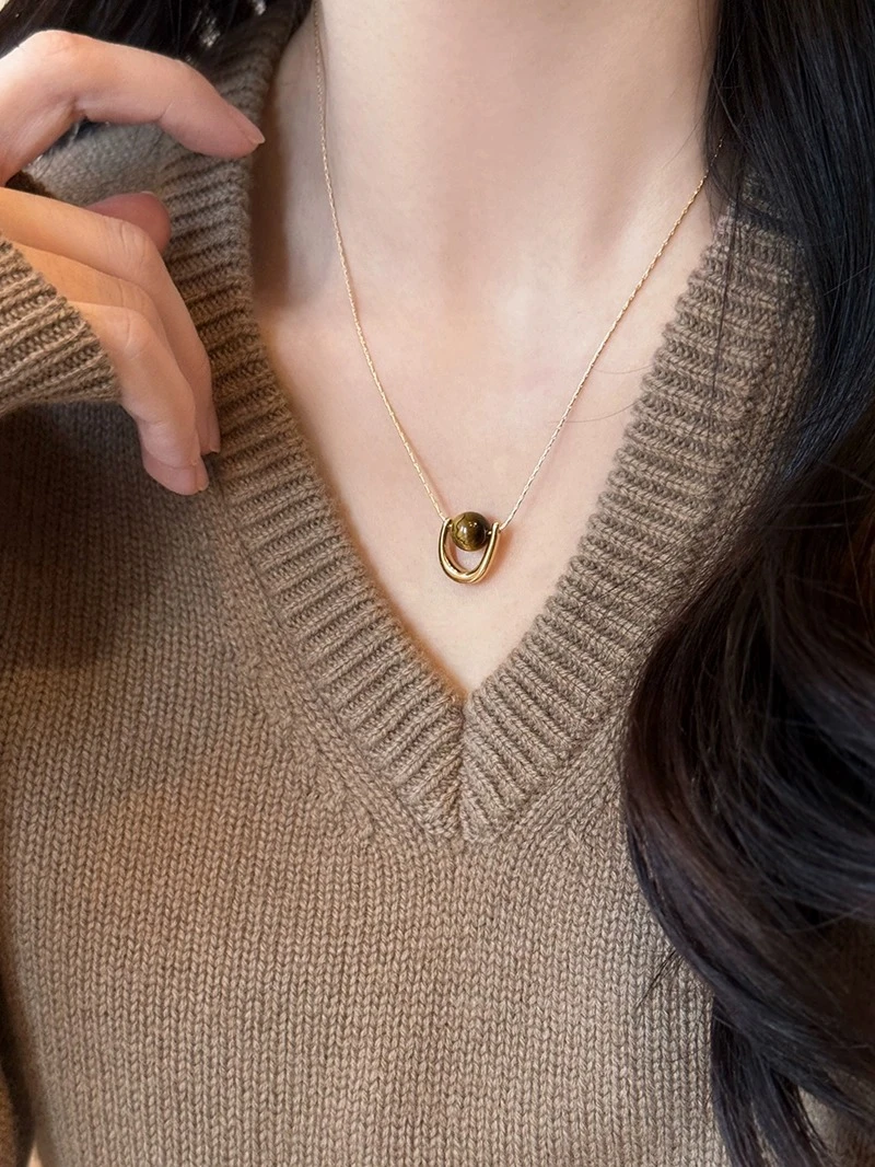 钛钢项链 美拉德U形虎眼石项链女气质毛衣链秋冬高级感百搭配饰潮