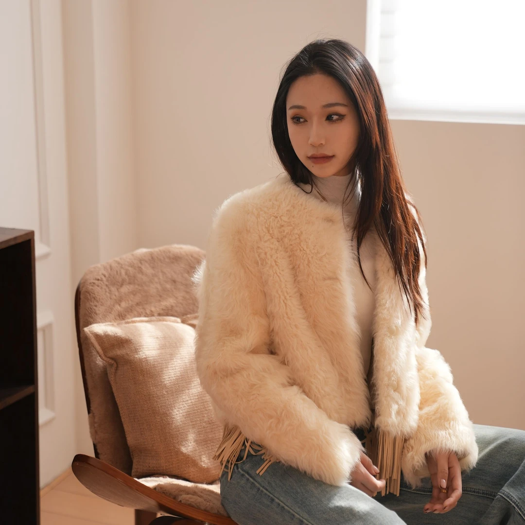 2024冬季女士托斯卡纳皮毛一体可脱卸流苏短款外套（JY-24A010）