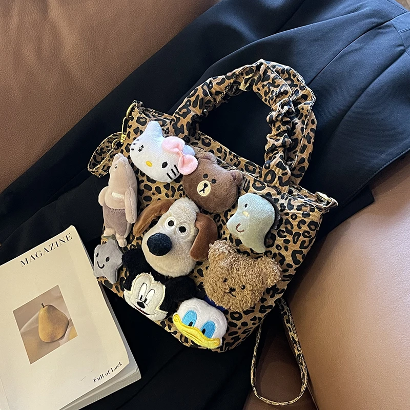 超火小众豹纹包包女2025新款秋冬季流行百搭斜挎包休闲手提水桶包