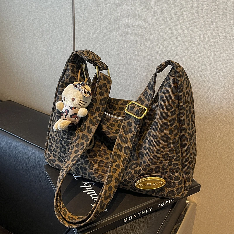 休闲大容量包包女2025新款秋冬季流行豹纹斜挎包通勤单肩包托特包