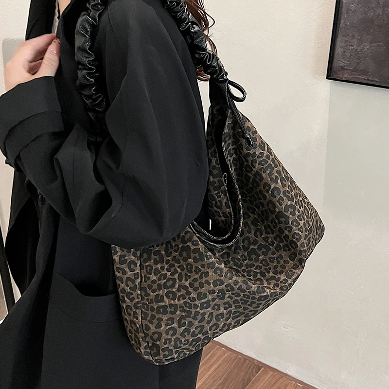 通勤大容量包包女士2025新款秋冬季流行豹纹毛毛单肩斜挎包托特包