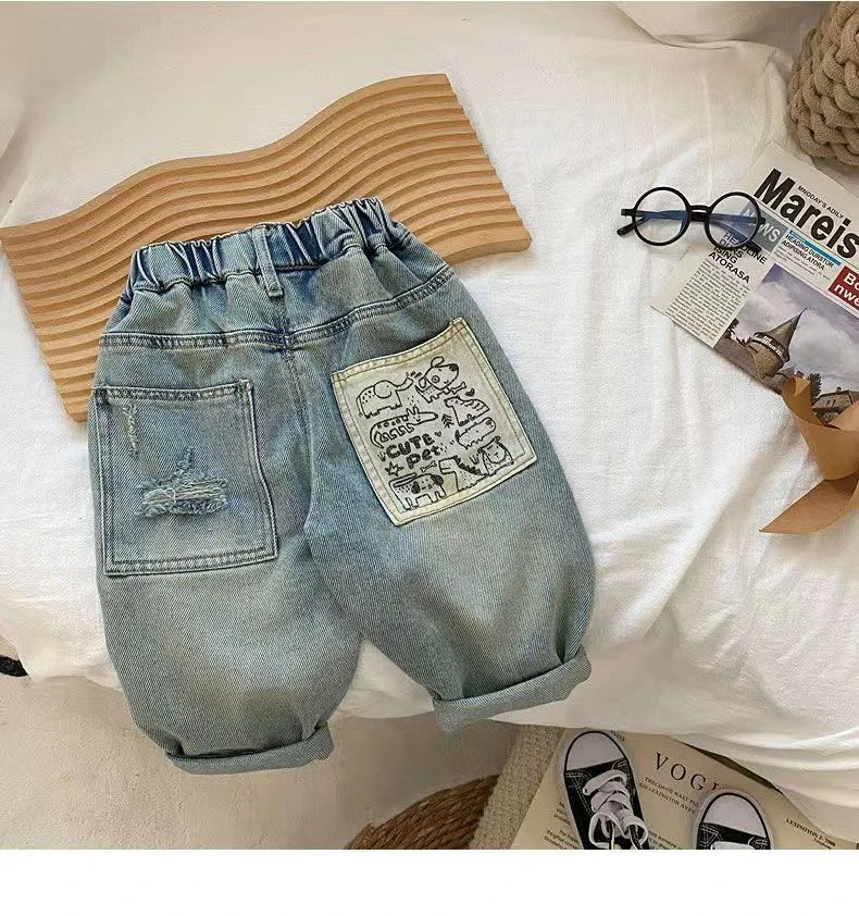 宝宝牛仔裤春秋款外穿男童休闲百搭破洞小童韩版时尚印花秋季潮流