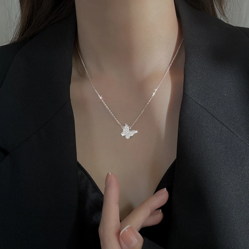六隆珠宝s925纯银蝴蝶项链女轻奢高级感ins超闪仙气满钻蝴蝶锁骨