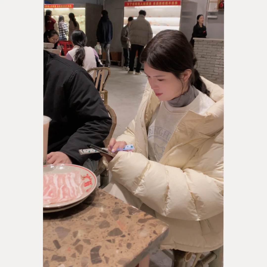 漫姐的店【安道尔冬日】冬日暖和代表 韩版极简小宽松连帽羽绒外套