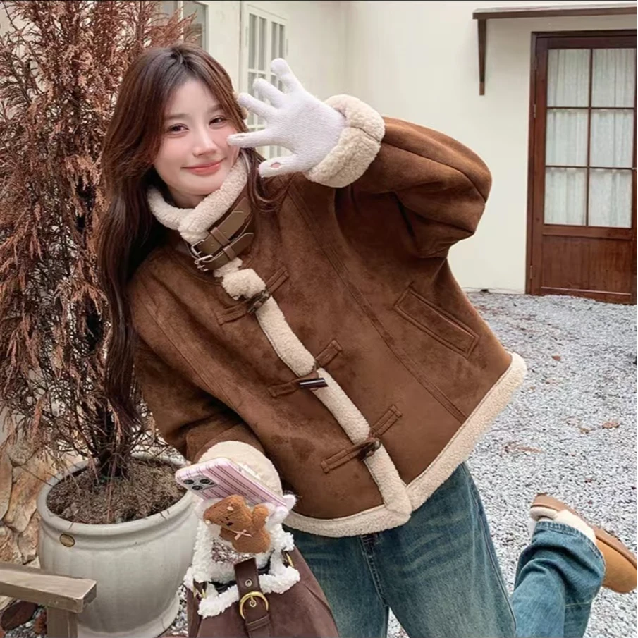 【53】2024新款牛角扣冬季皮毛一体加厚加绒宽松女士机车服