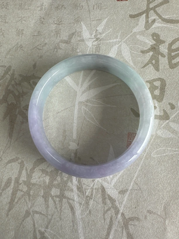 T1124 淡色春彩缅甸翡翠手鐲