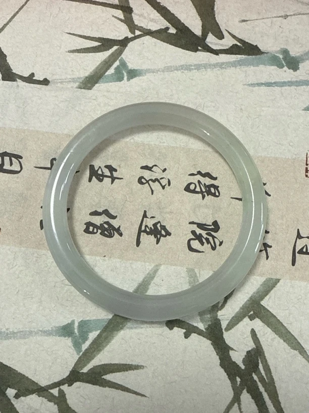 T890缅甸冰透翡翠手镯