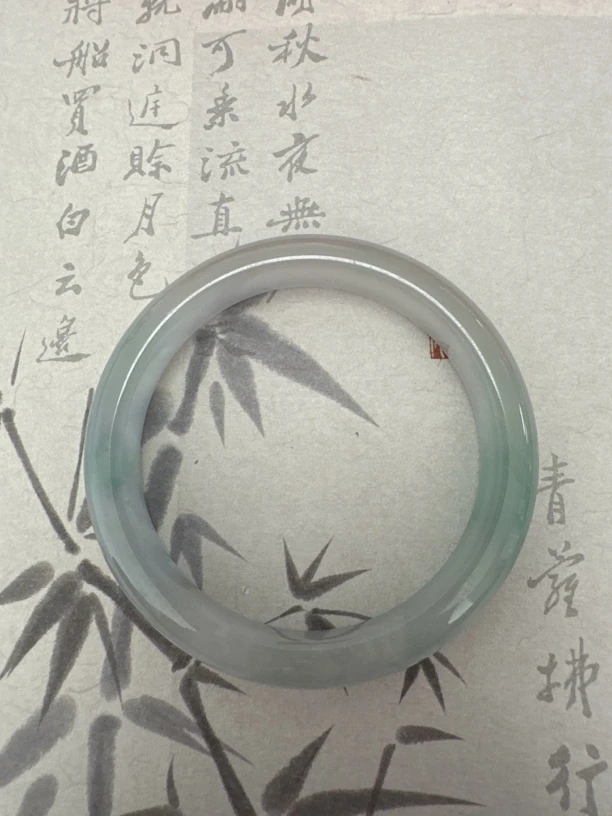 T282冰透飘花一口绿缅甸翡翠手镯