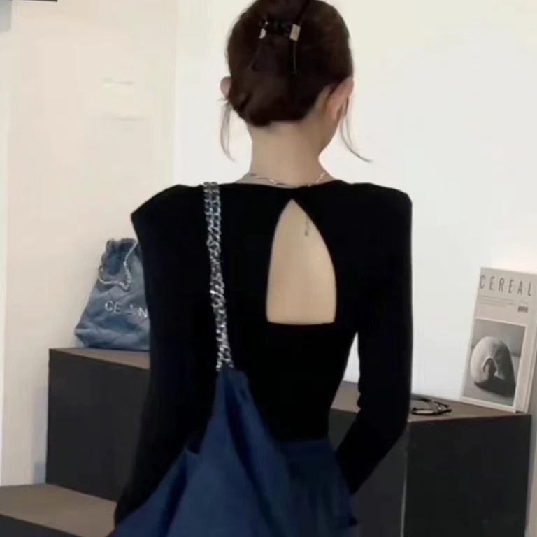 2025秋季羊绒新品时尚露背修身上衣（衣长45）