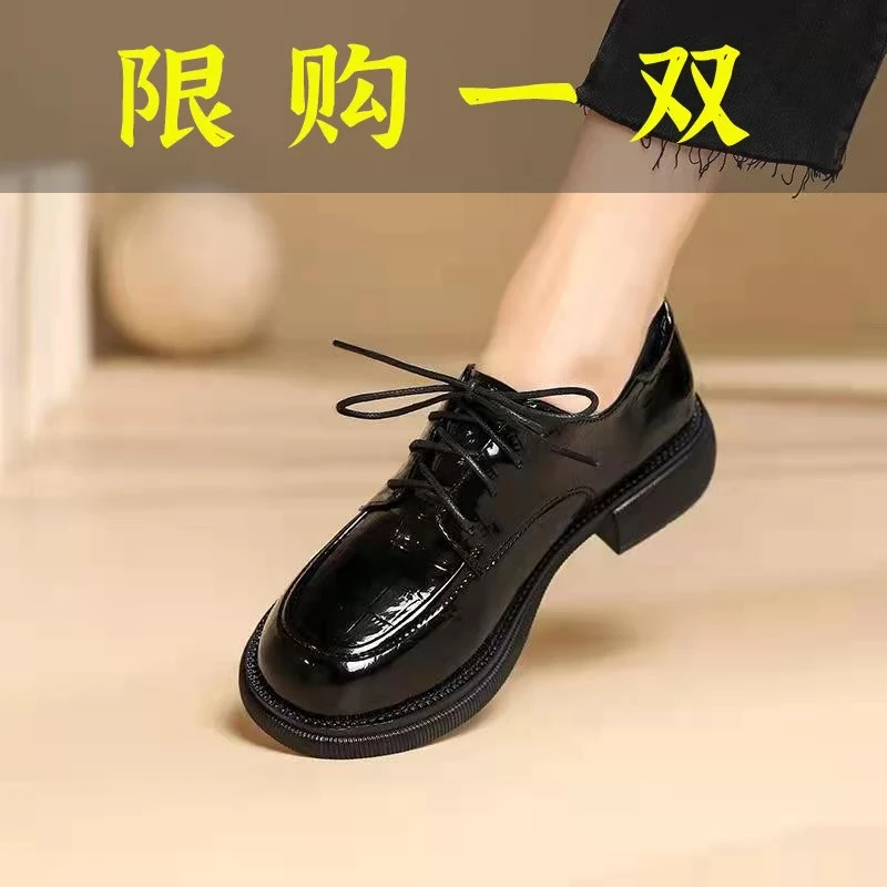 春季女鞋网红推荐红啄木鸟小皮鞋女英伦风平底新款真皮系带休闲