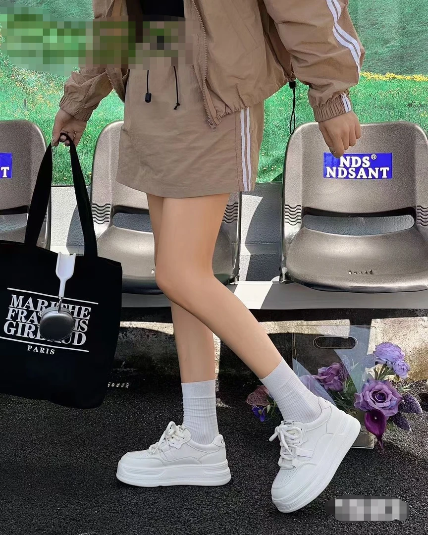 新款厚底超轻底小白鞋