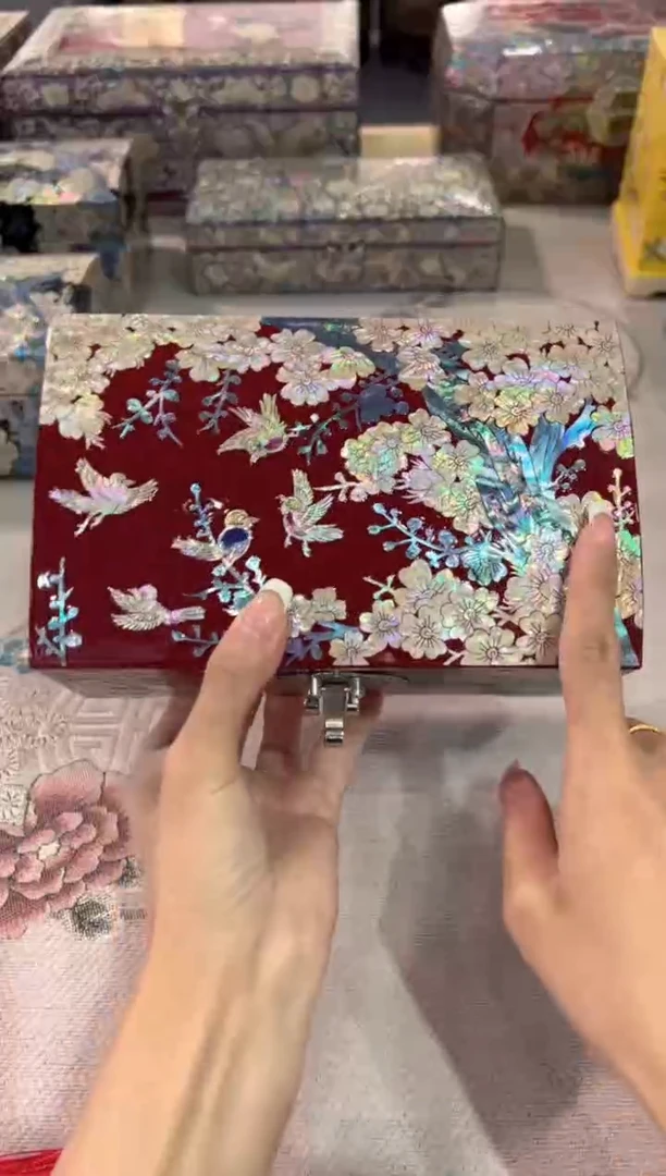 【闪购商品】满贝底喜上眉梢鱼锁款·弘贝雅螺钿漆器