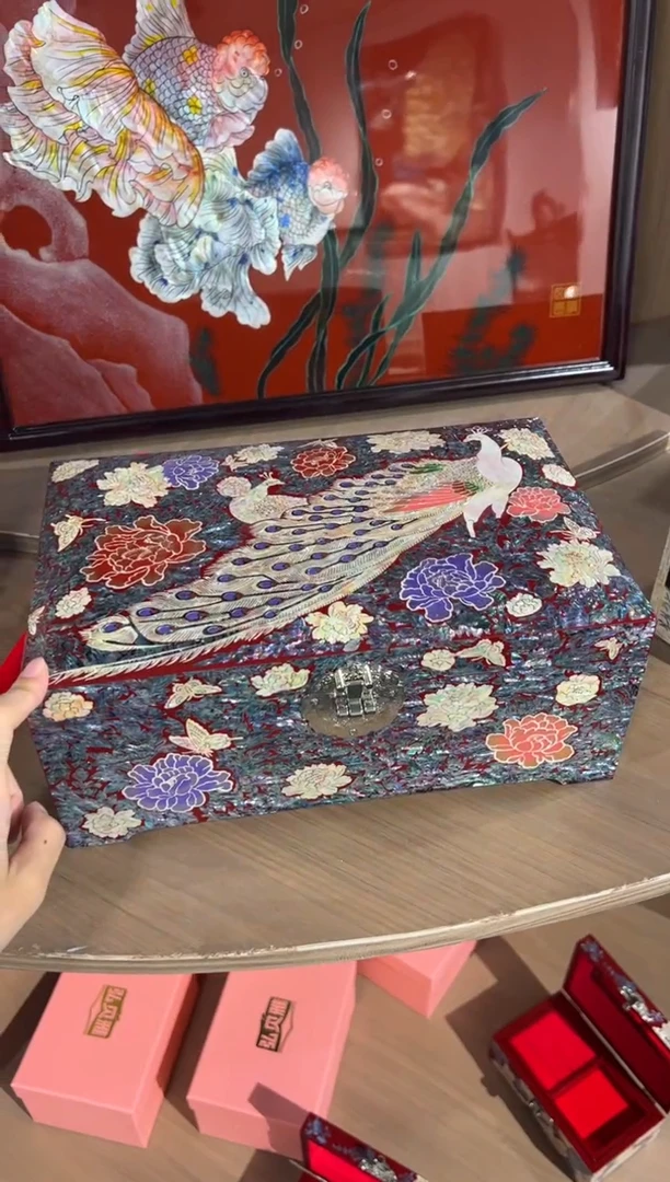【闪购商品】大孔雀·弘贝雅螺钿漆器文化馆